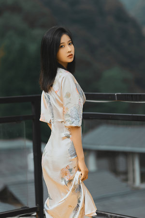 沈清清被C哭着爬走回来挺进H